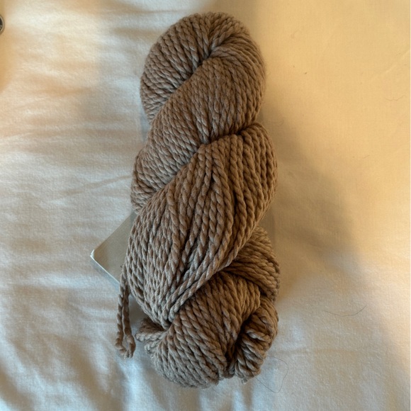 Cascade Yarns 100% Superwash Merino Wool, Tan - Picture 2 of 4